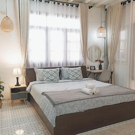 The Warehouse - Ayutthaya Apartman Kültér fotó