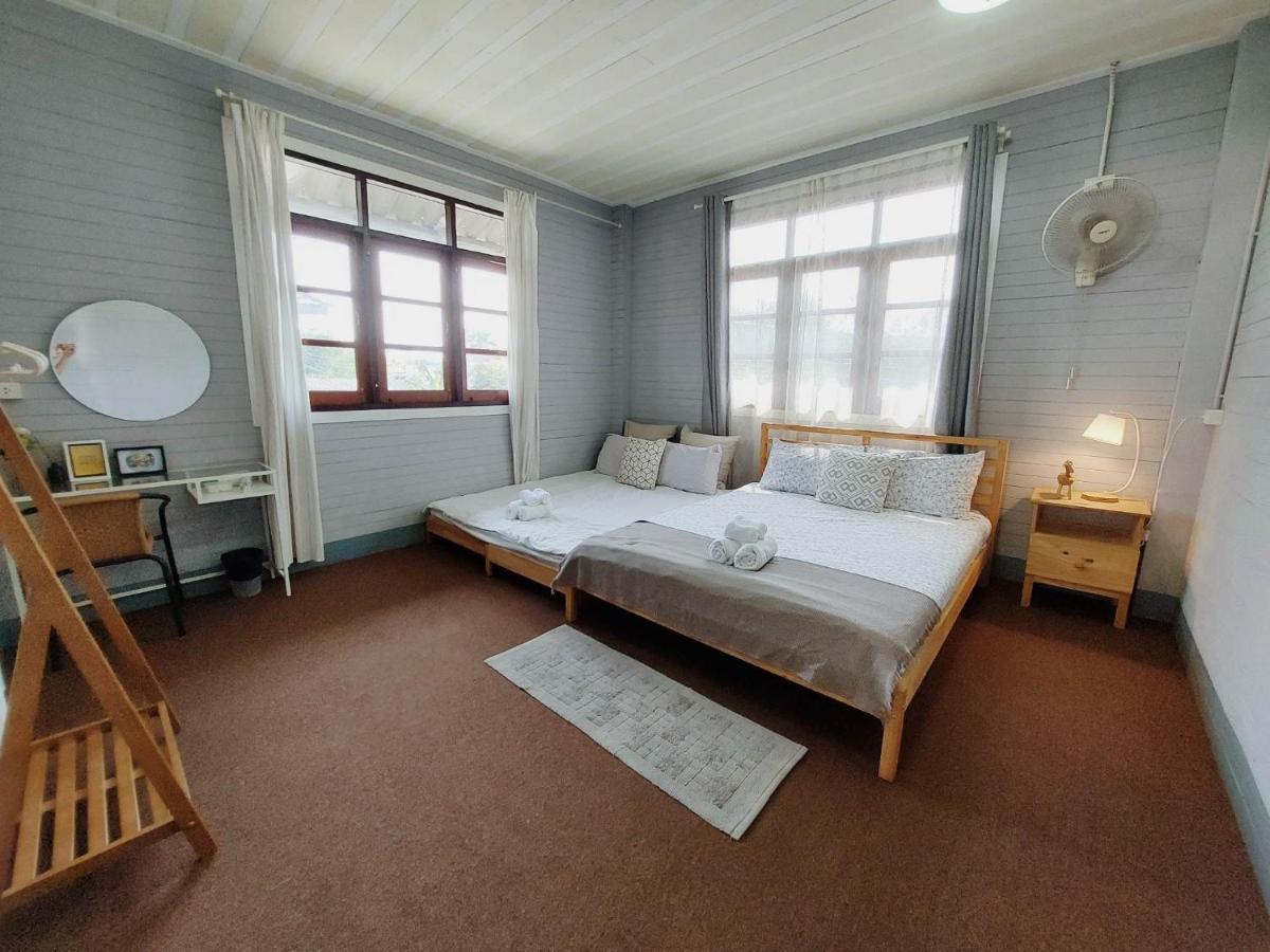 The Warehouse - Ayutthaya Apartman Kültér fotó
