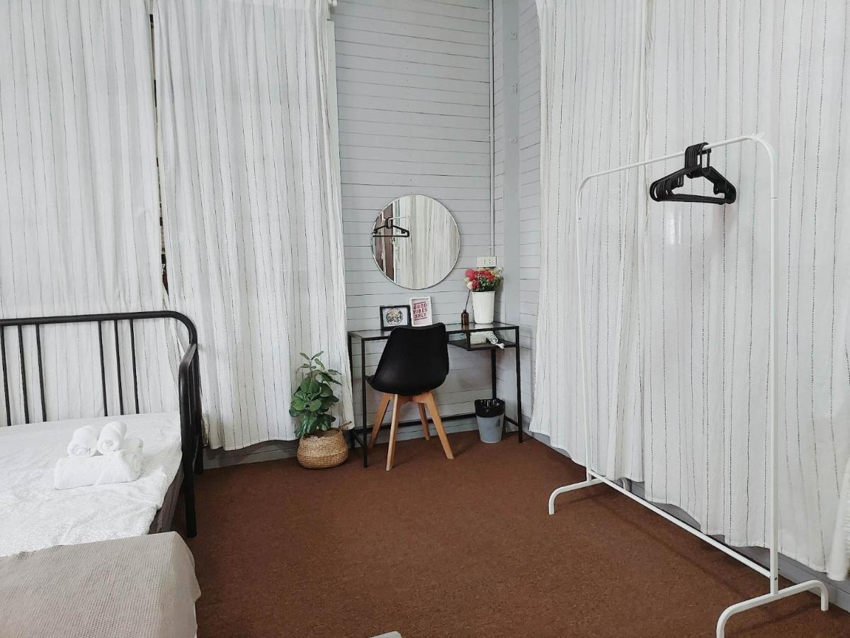 The Warehouse - Ayutthaya Apartman Kültér fotó