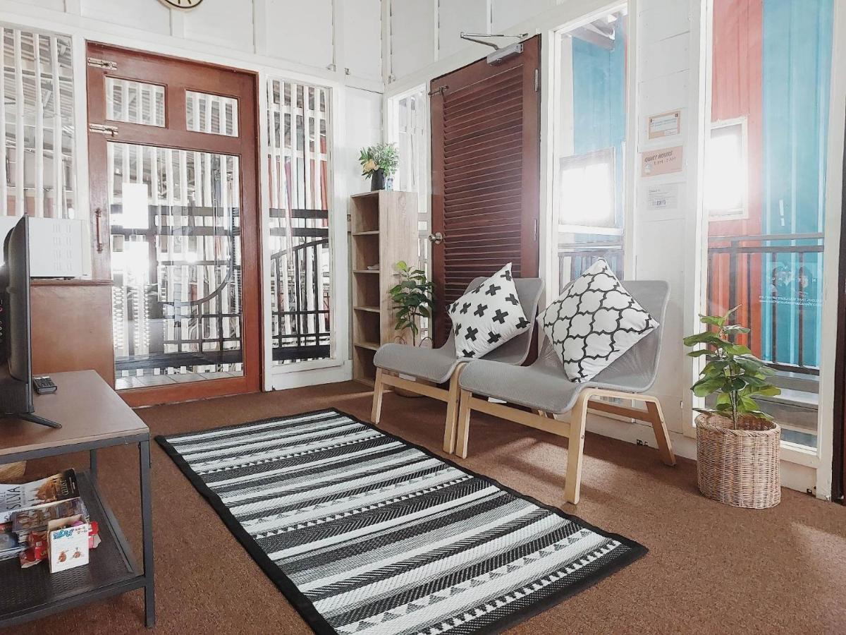 The Warehouse - Ayutthaya Apartman Kültér fotó