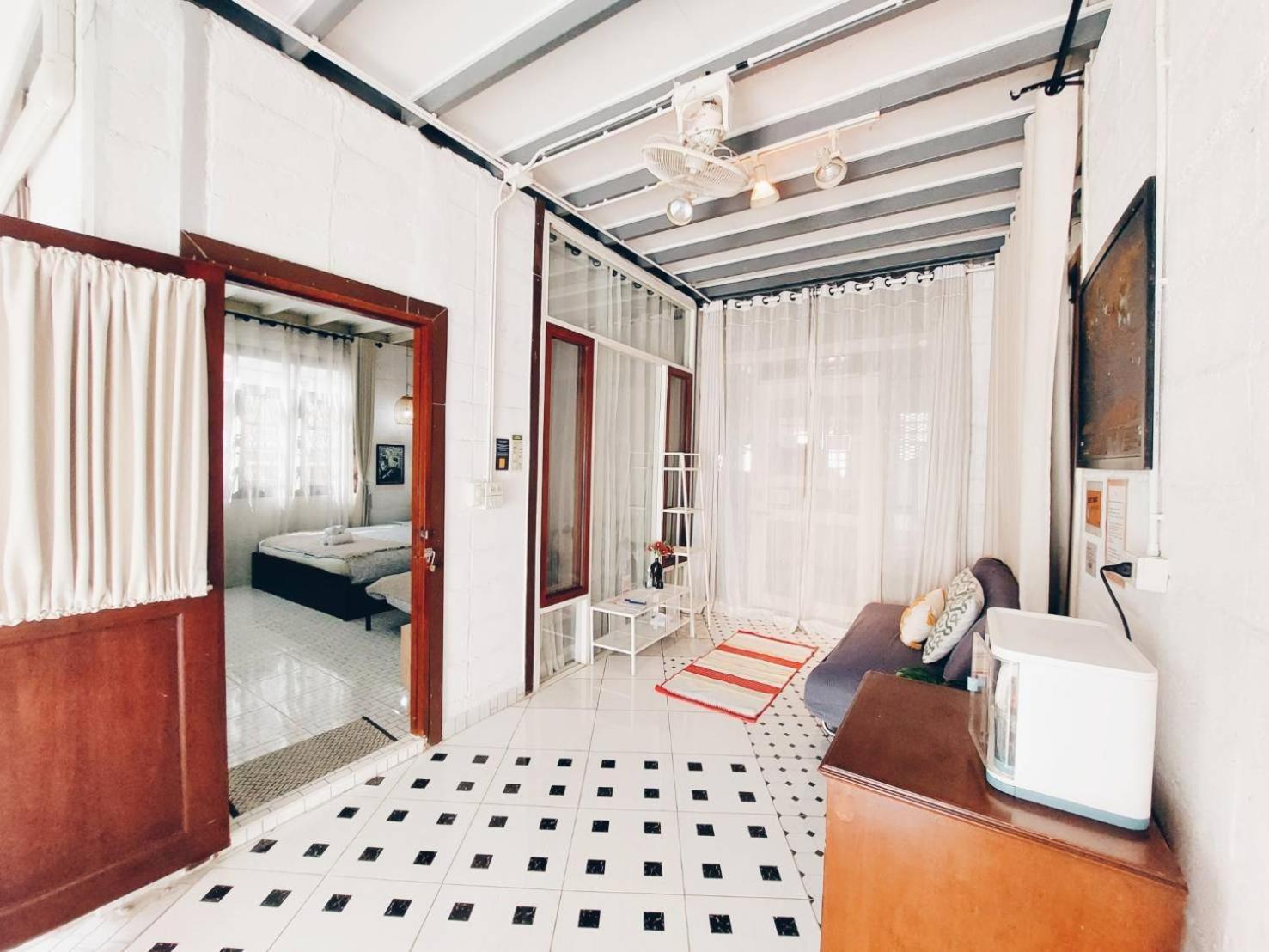 The Warehouse - Ayutthaya Apartman Kültér fotó