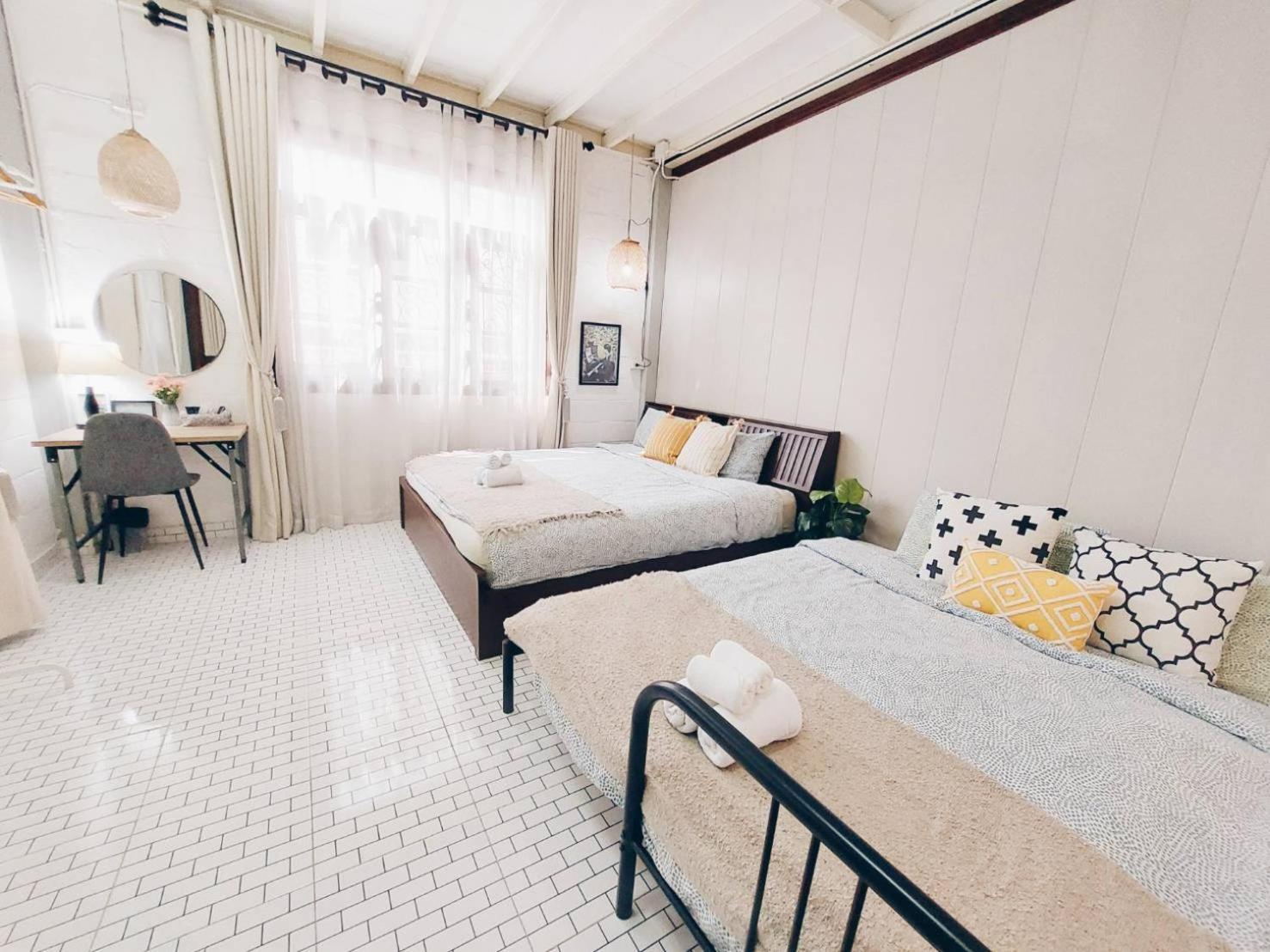 The Warehouse - Ayutthaya Apartman Kültér fotó