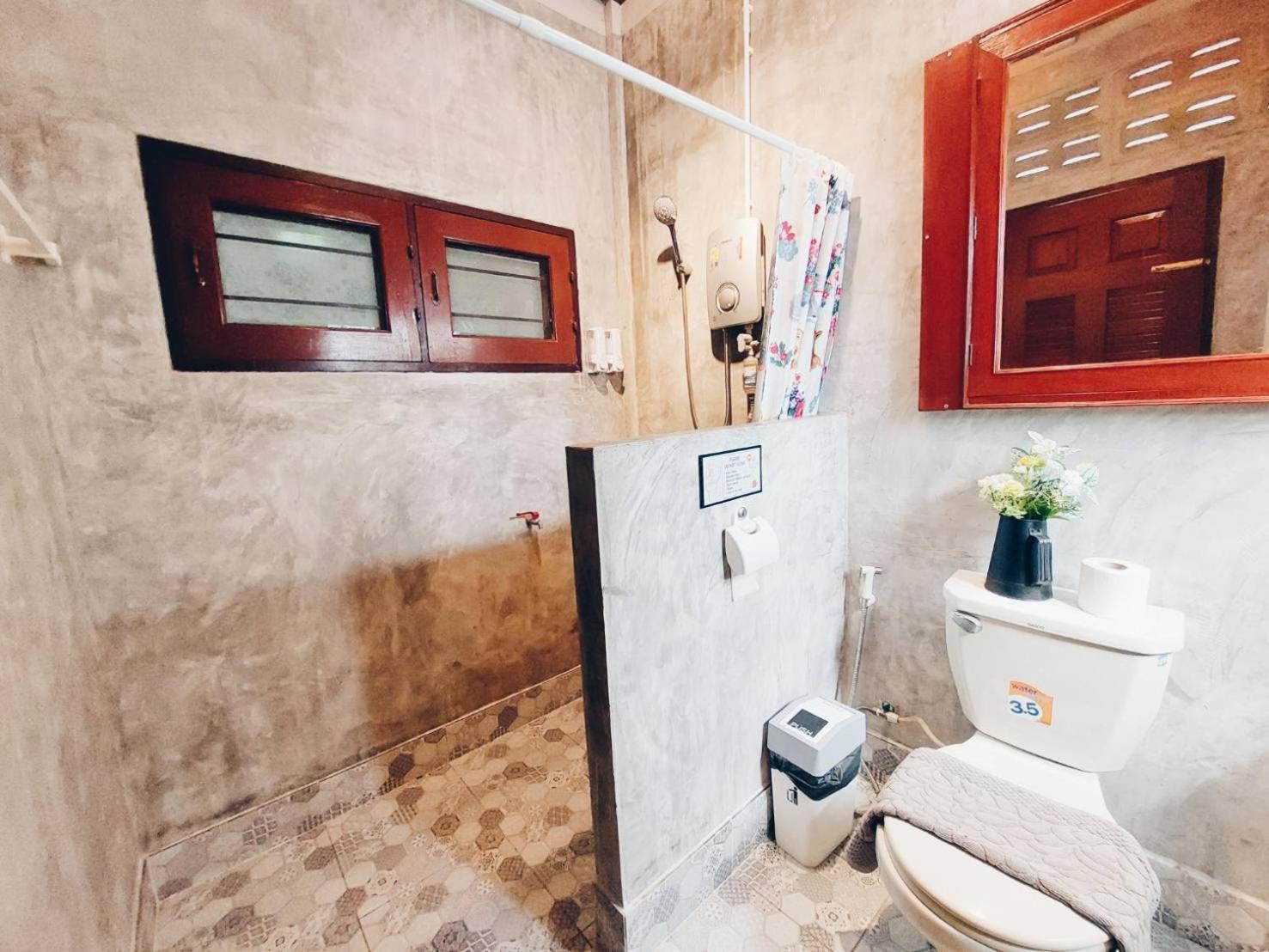 The Warehouse - Ayutthaya Apartman Kültér fotó