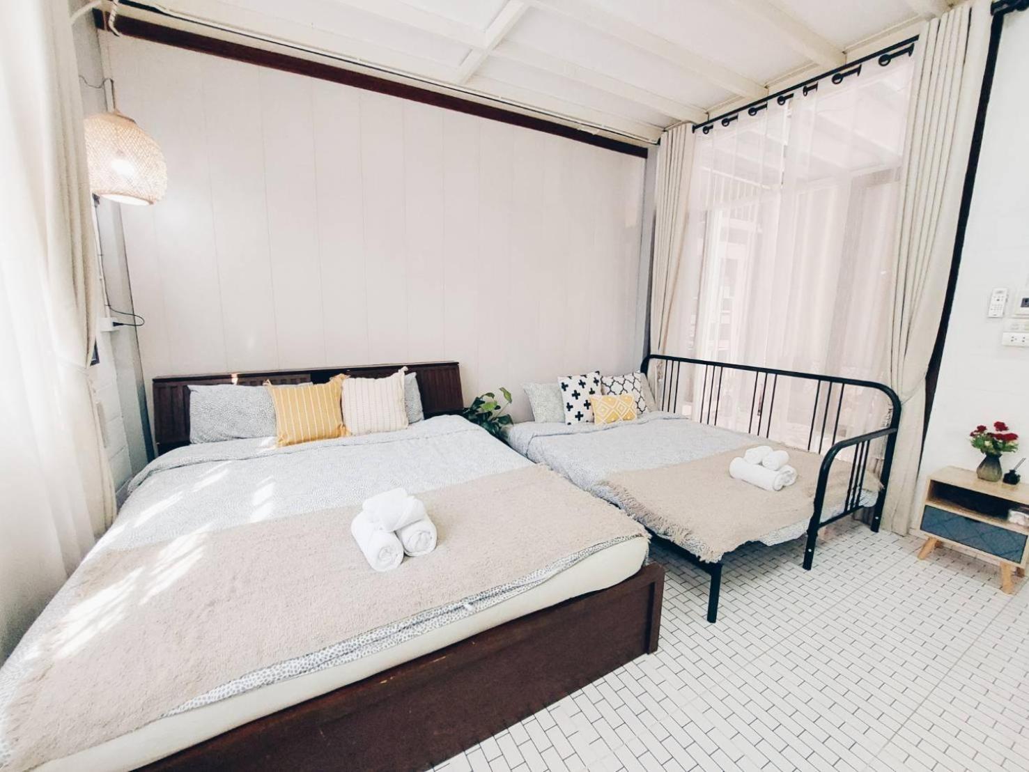 The Warehouse - Ayutthaya Apartman Kültér fotó