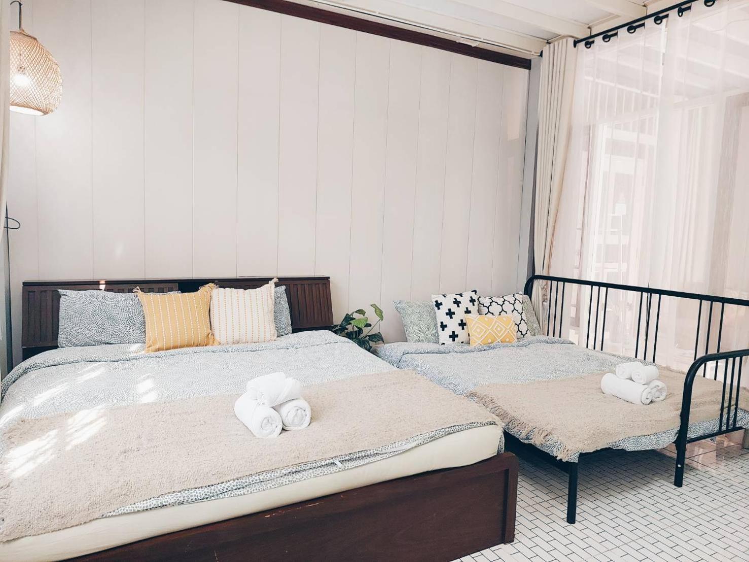 The Warehouse - Ayutthaya Apartman Kültér fotó