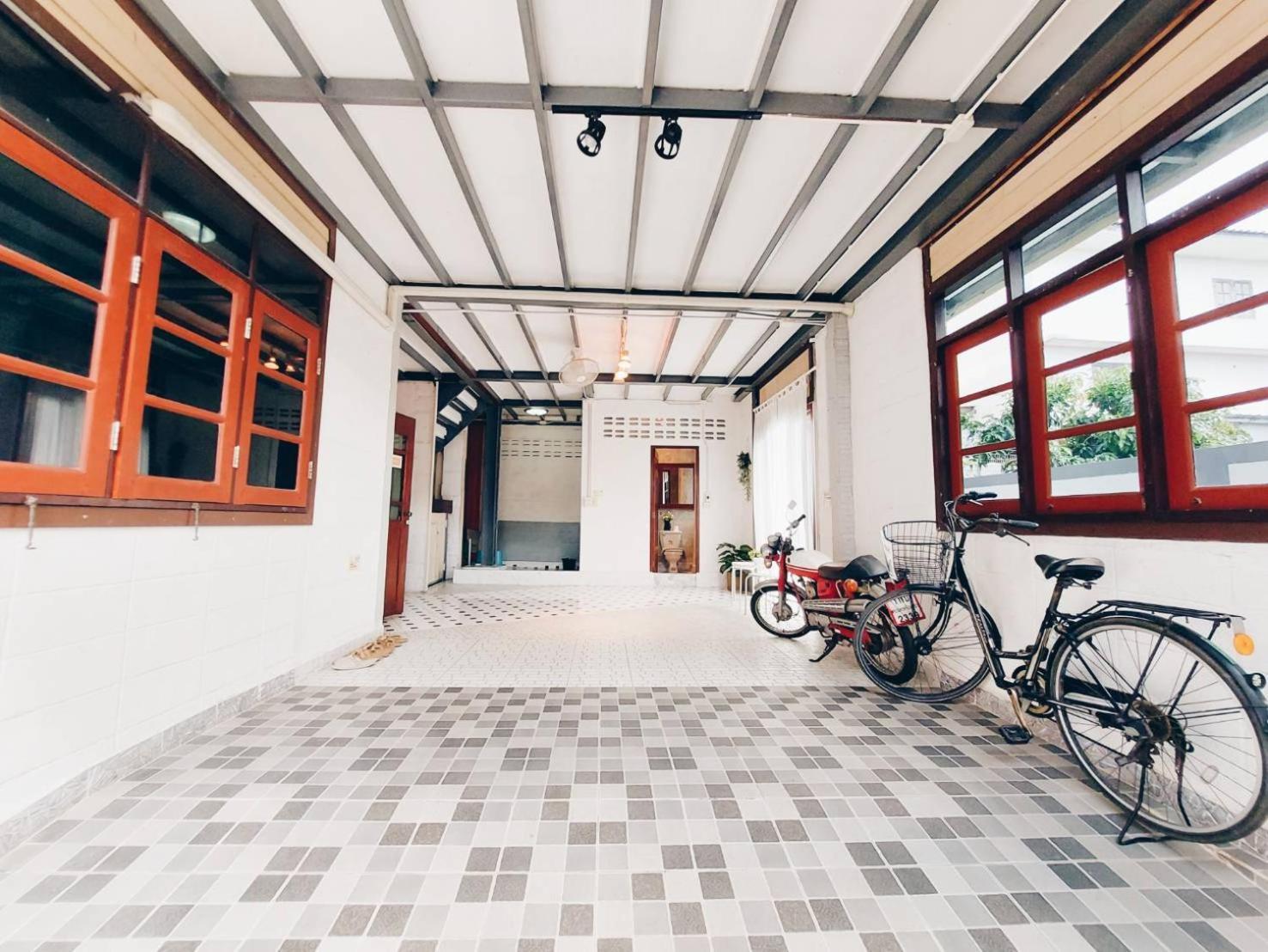 The Warehouse - Ayutthaya Apartman Kültér fotó