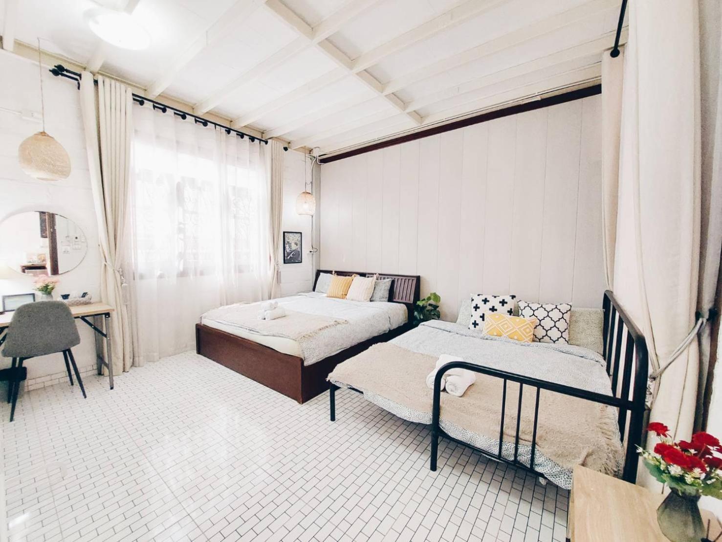 The Warehouse - Ayutthaya Apartman Kültér fotó